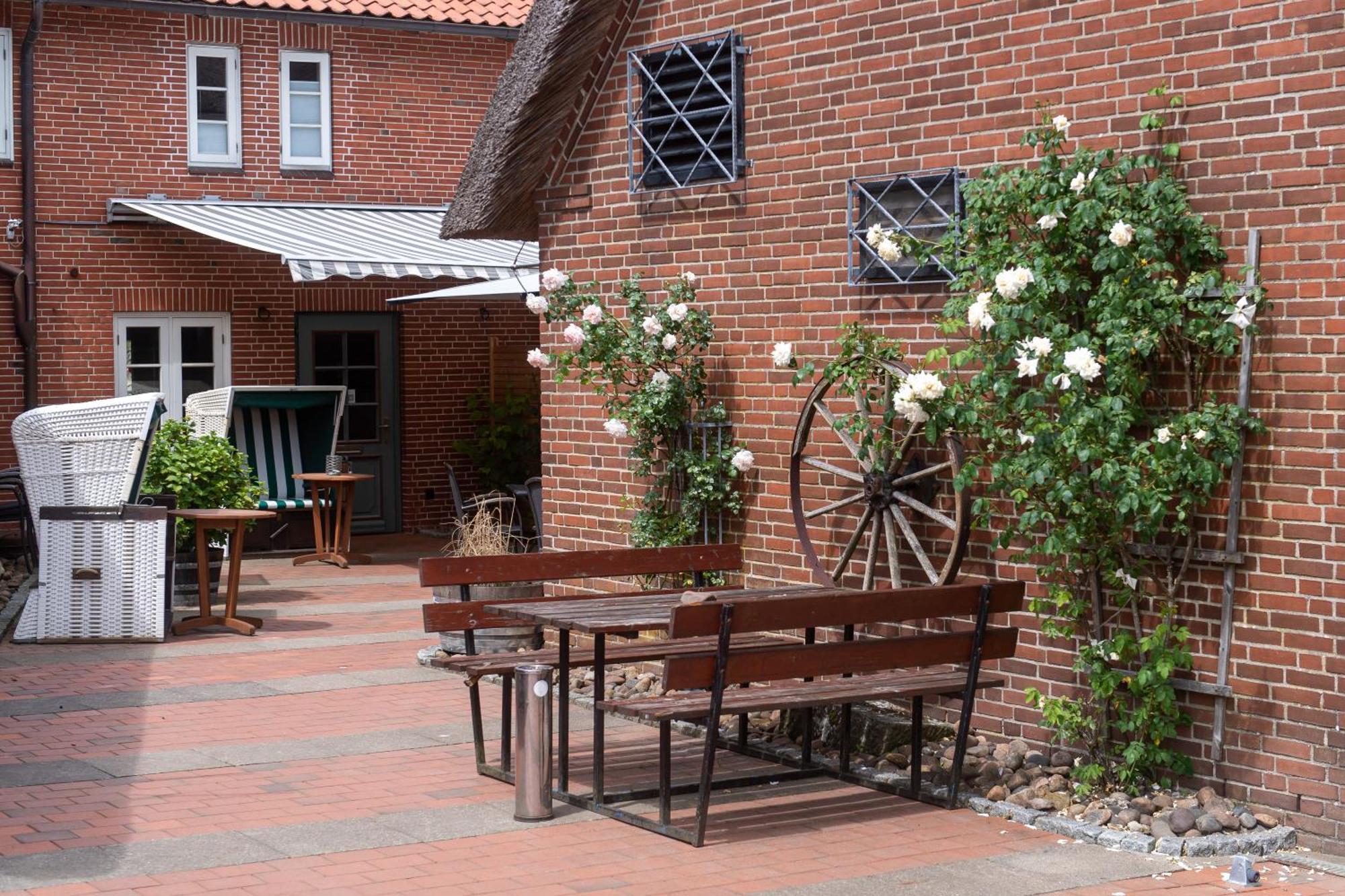 Tetens Gasthof Süderlügum Buitenkant foto